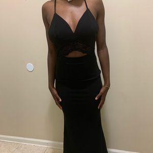 Maxi black dress ✨